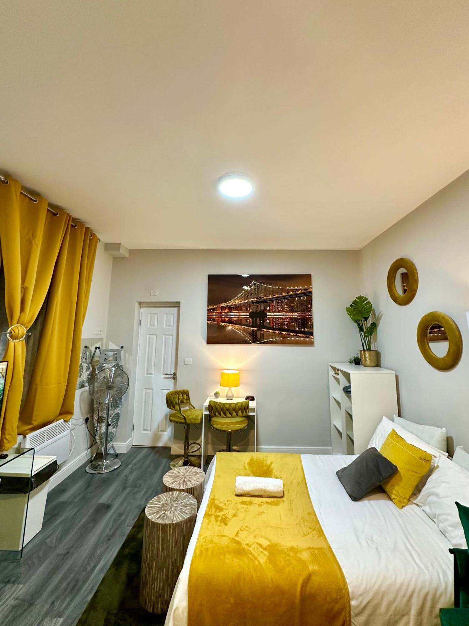 Private Luxurious City Studio-Daily,Weekly,Monthly Birmingam Exterior foto